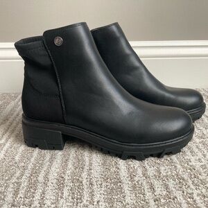 NWOT Black Unisa Ankle Boots